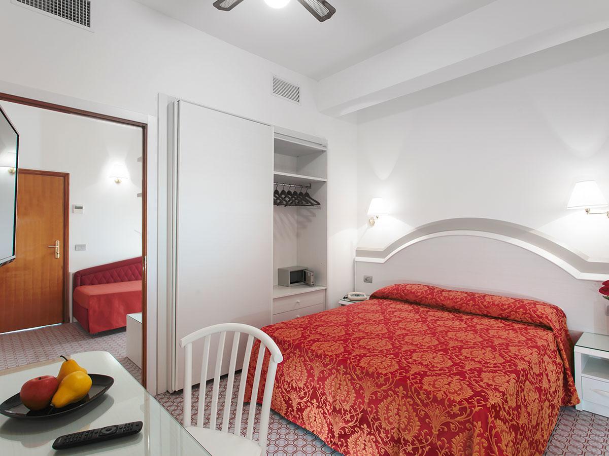 Hotel Caravelle Cesenatico Kültér fotó
