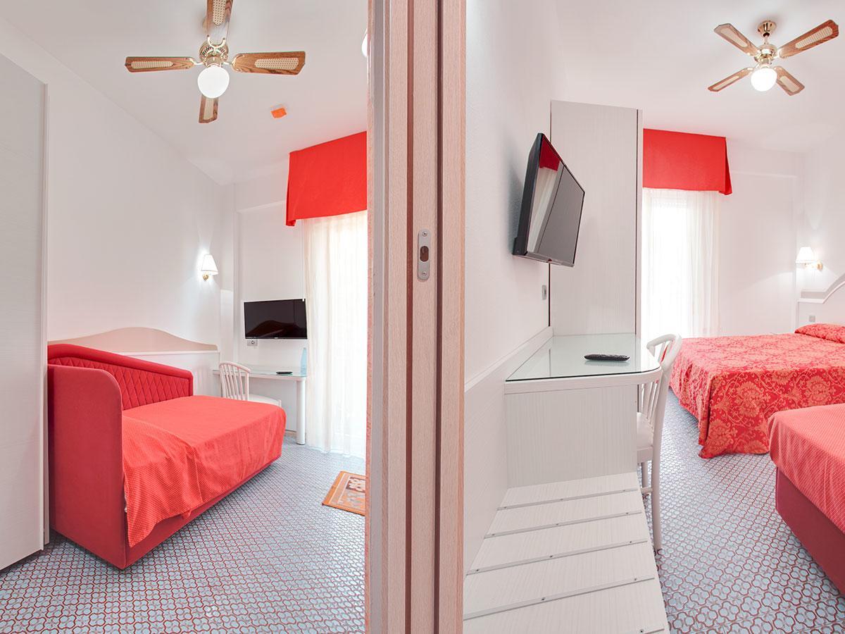 Hotel Caravelle Cesenatico Kültér fotó